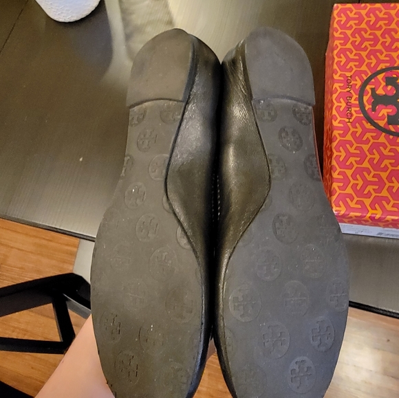 Tory Burch Black and Gold Reva Ballet Flats - Picture 2 of 4